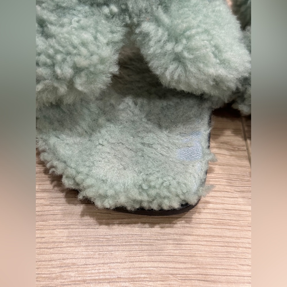 SOLDDDDHermes oran in light green shearling size 39. - Picture 5 of 10